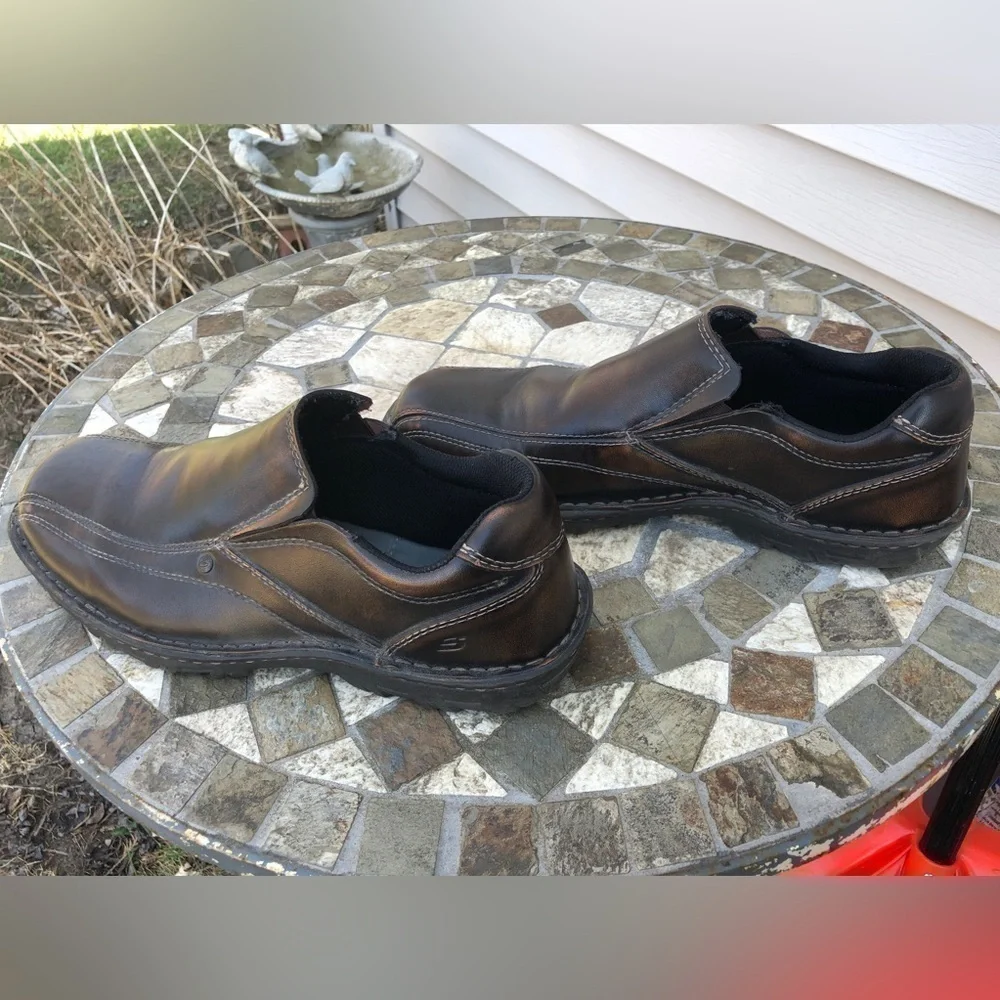 ☔️Skechers brown distressed slip on shoes